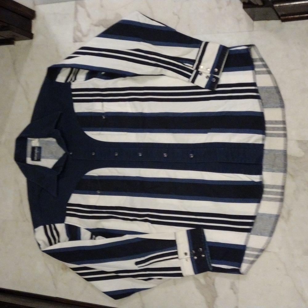 Wrangler western casual button down shirt.